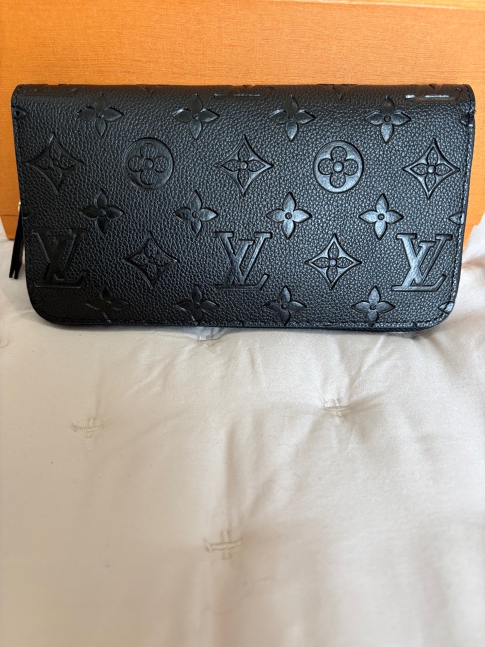 Fashionable Black Embossed Monogram Zip Wallet - Picture 5 of 5